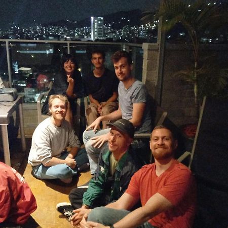 Hostel Metro Floresta Alojamiento Medellin Ngoại thất bức ảnh