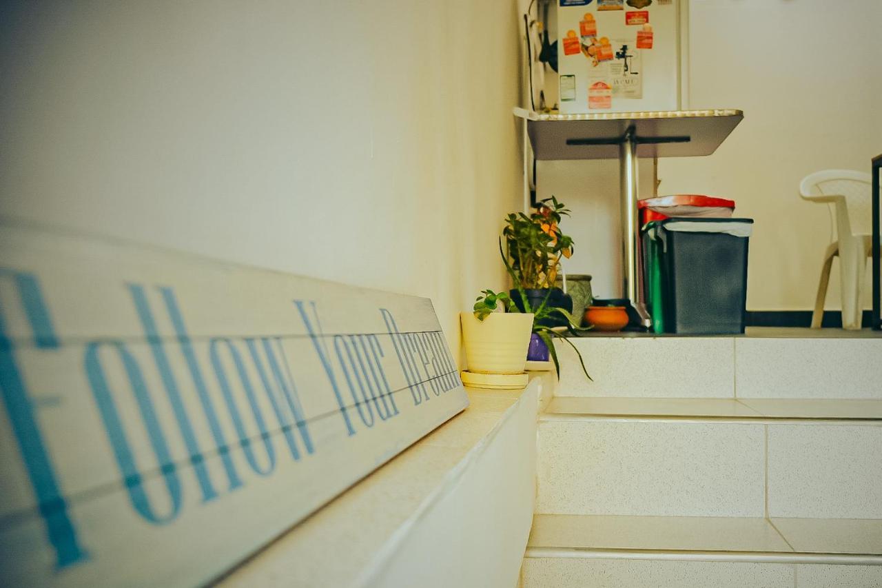 Hostel Metro Floresta Alojamiento Medellin Ngoại thất bức ảnh