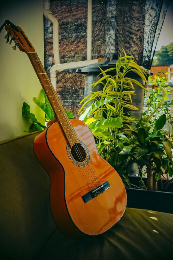 Hostel Metro Floresta Alojamiento Medellin Ngoại thất bức ảnh