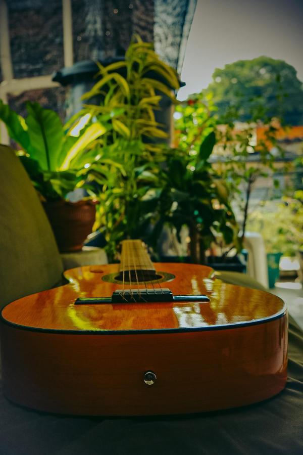 Hostel Metro Floresta Alojamiento Medellin Ngoại thất bức ảnh