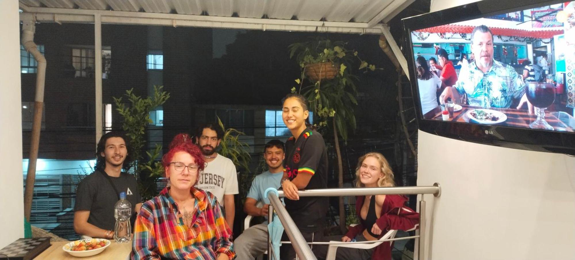 Hostel Metro Floresta Alojamiento Medellin Ngoại thất bức ảnh