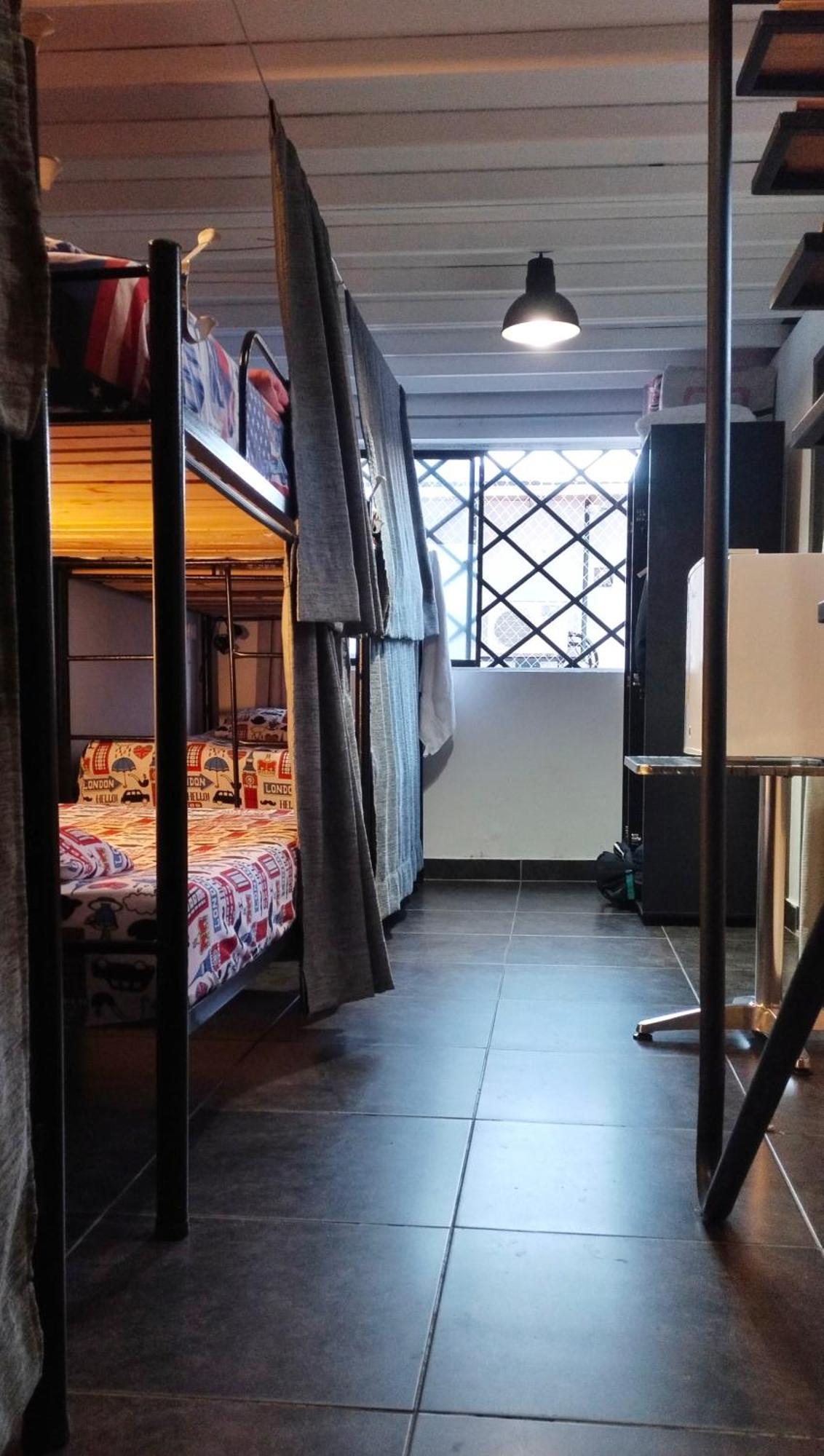 Hostel Metro Floresta Alojamiento Medellin Ngoại thất bức ảnh