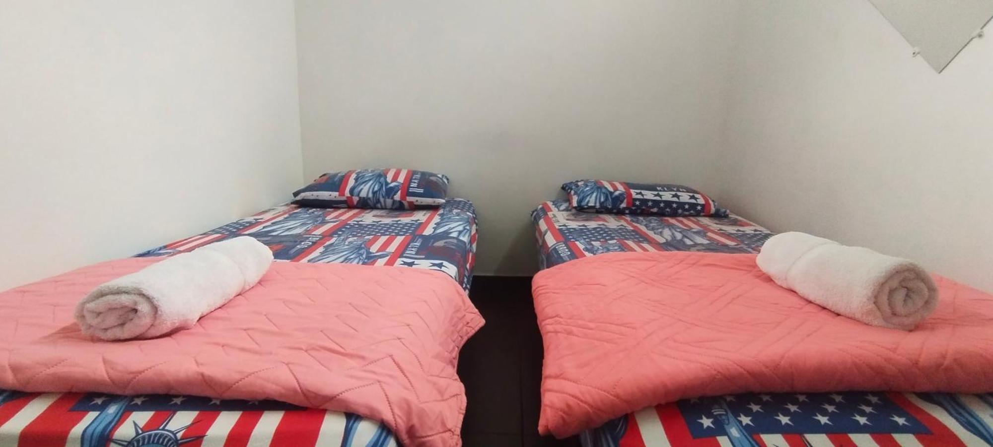 Hostel Metro Floresta Alojamiento Medellin Ngoại thất bức ảnh