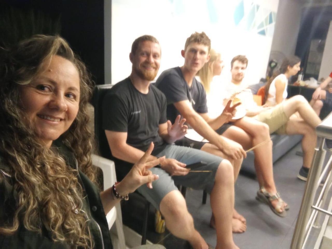 Hostel Metro Floresta Alojamiento Medellin Ngoại thất bức ảnh