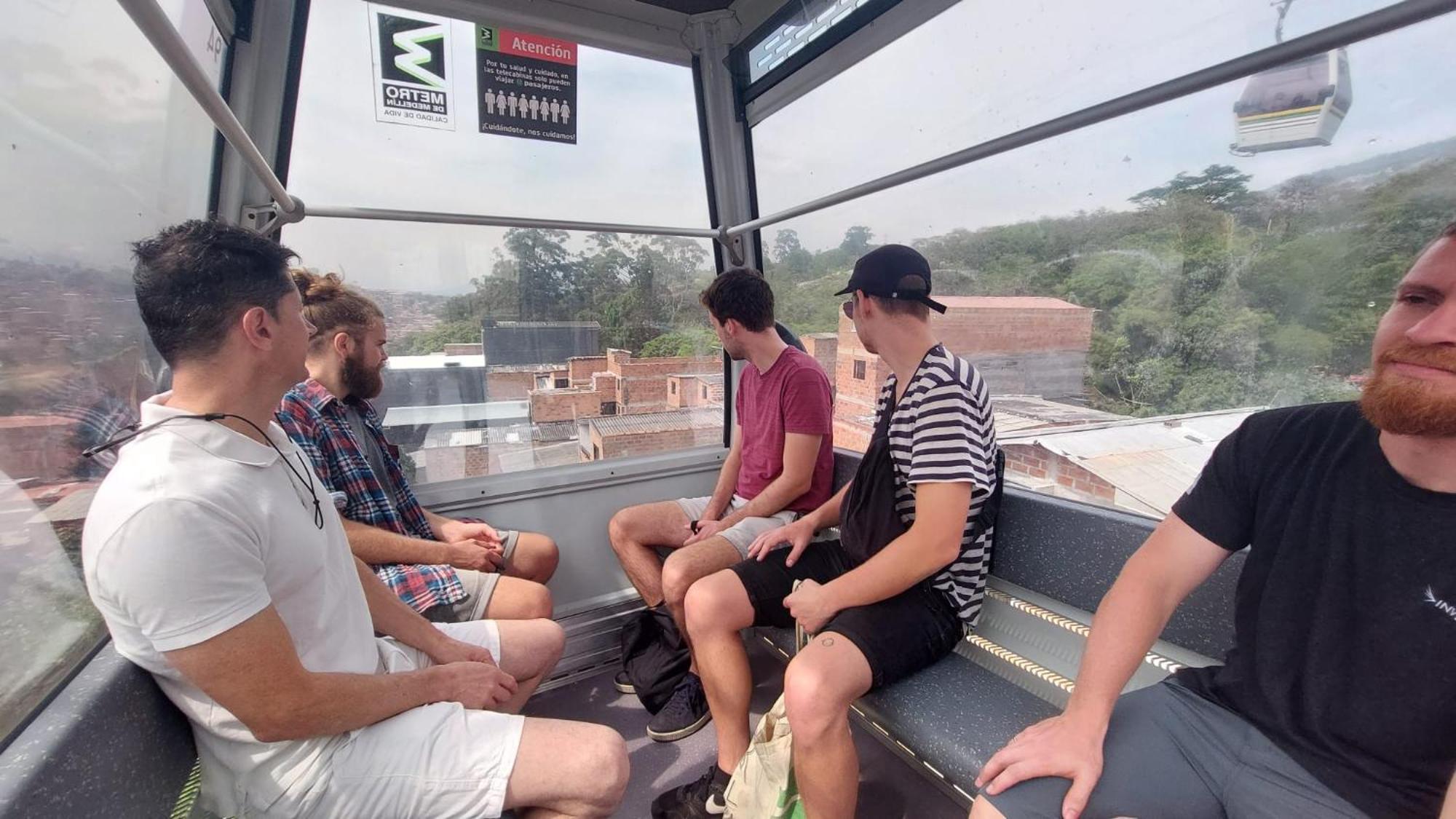 Hostel Metro Floresta Alojamiento Medellin Ngoại thất bức ảnh