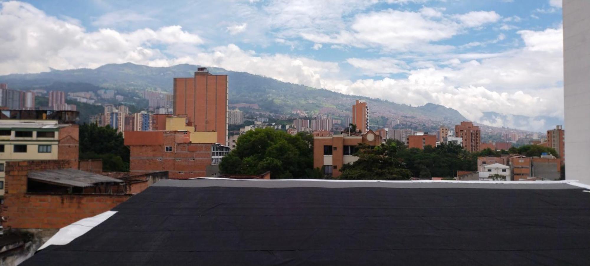 Hostel Metro Floresta Alojamiento Medellin Ngoại thất bức ảnh