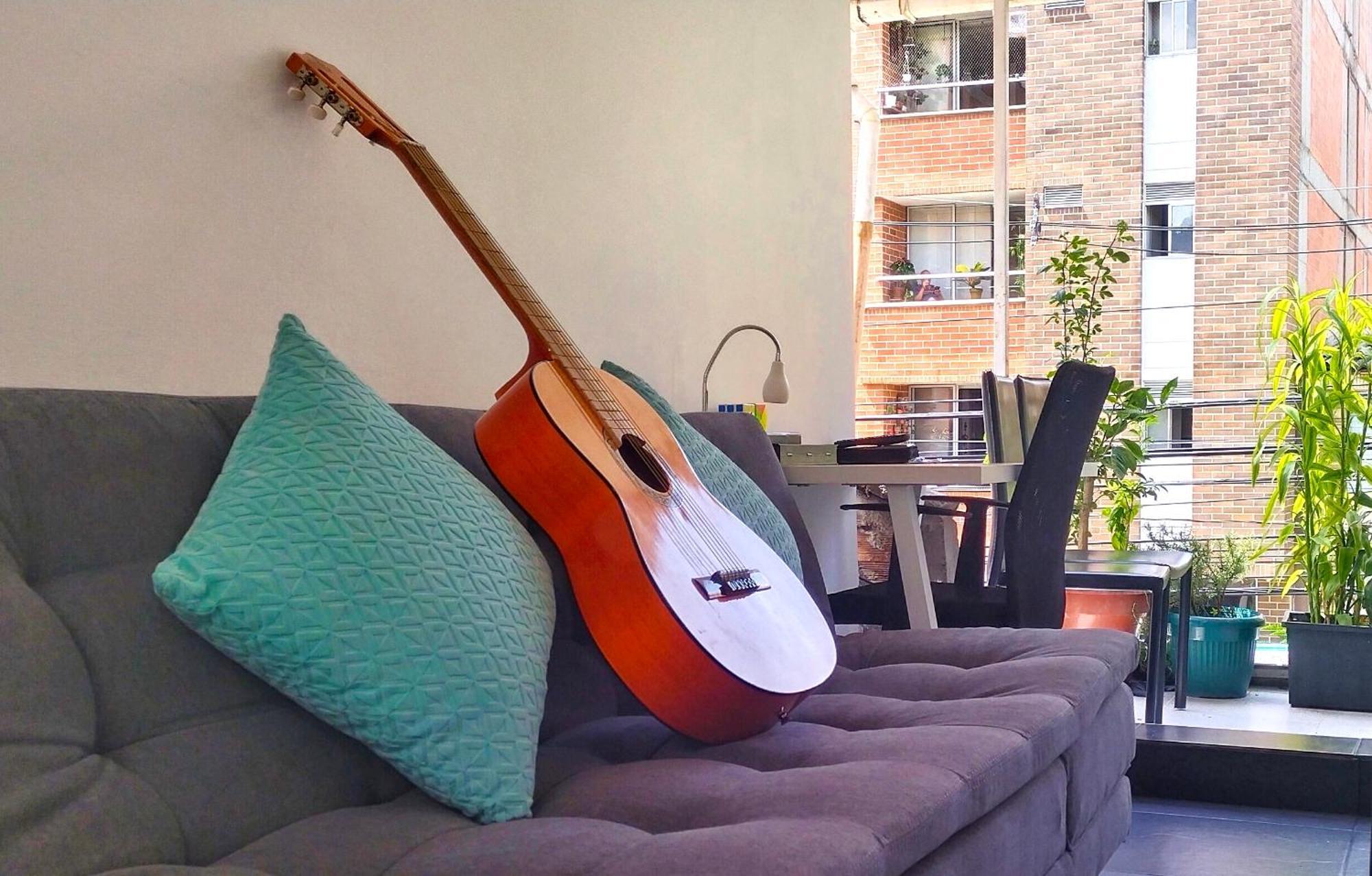 Hostel Metro Floresta Alojamiento Medellin Ngoại thất bức ảnh